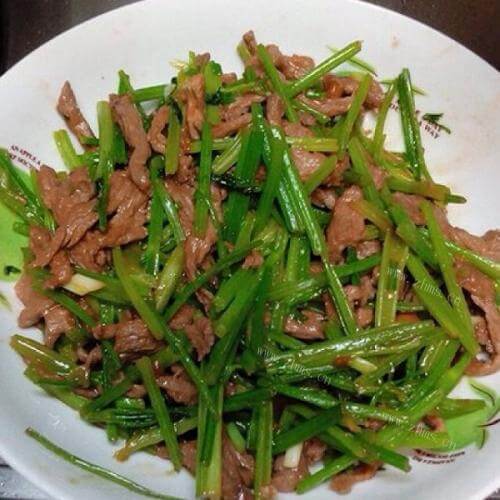 自制芹菜炒肉