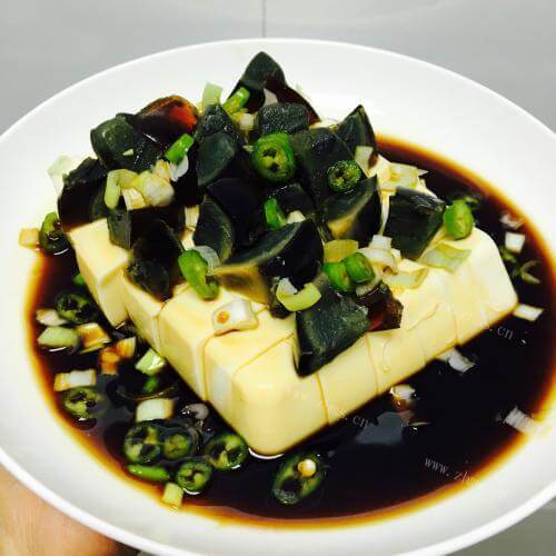美味的皮蛋豆腐