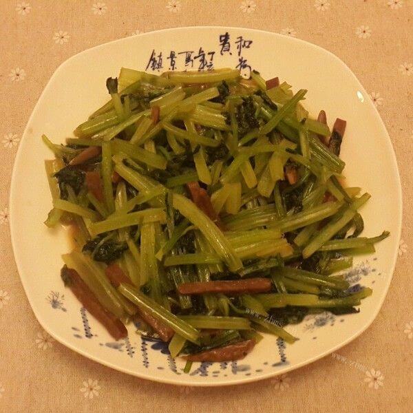 美丽厨娘-水芹炒肉丝