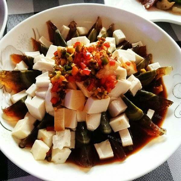 美味皮蛋拌豆腐