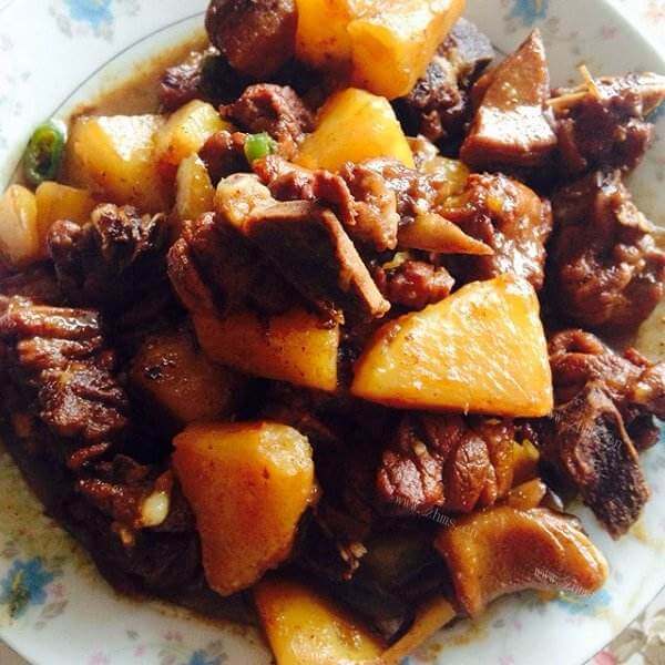 独家土豆烧鸡块的做法