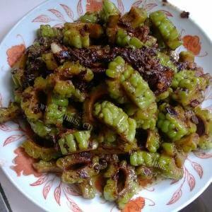 美味豆豉鲮鱼炒苦瓜
