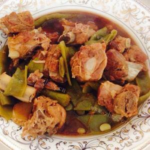 家常菜排骨炖豆角