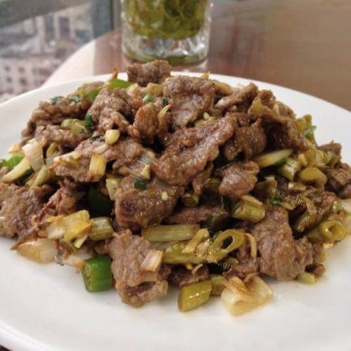 自制酸菜炒牛肉