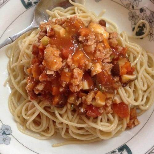 美味香菇肉酱面