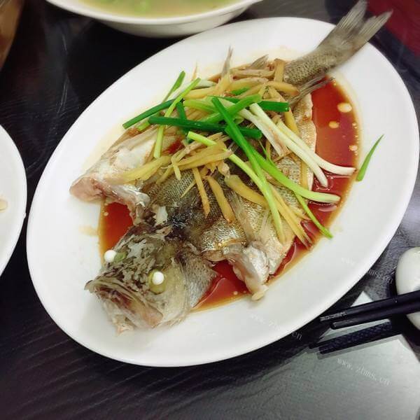 清蒸鲈鱼