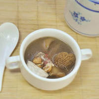 养胃猴头菇煲汤
