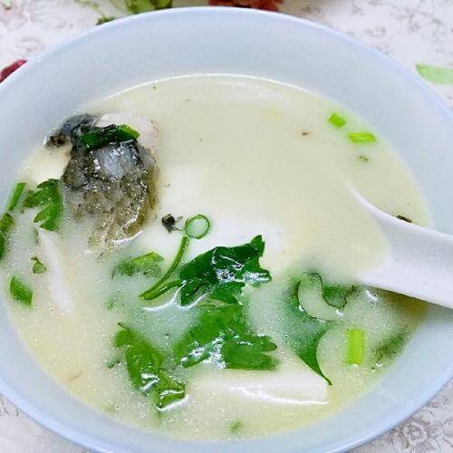 家常菜鲫鱼豆腐汤