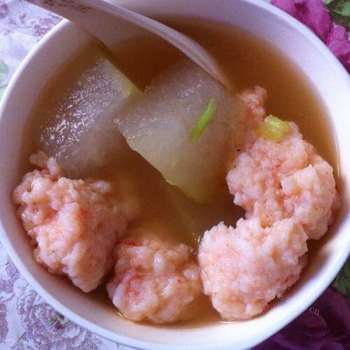 美丽厨娘-虾丸银耳汤