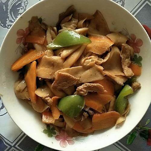 家常菜杏鲍菇炒肉