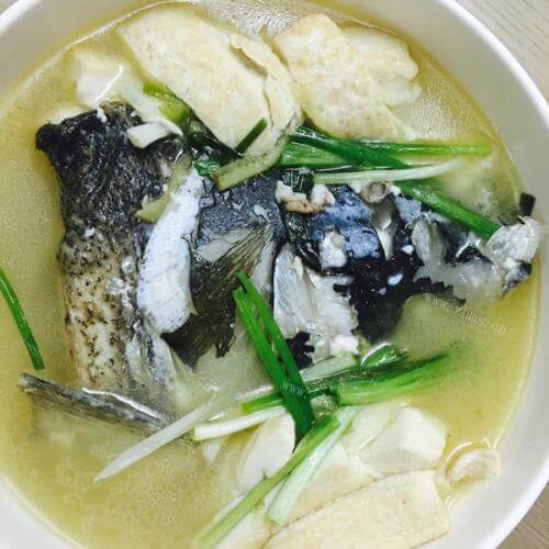滋补的鱼头豆腐汤