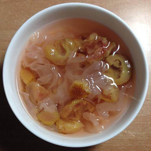 营养的山楂银耳羹