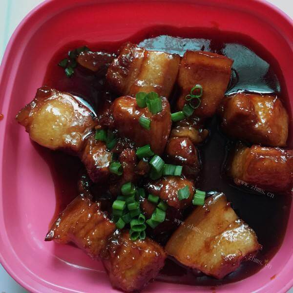 家常的葱焖五花红烧肉