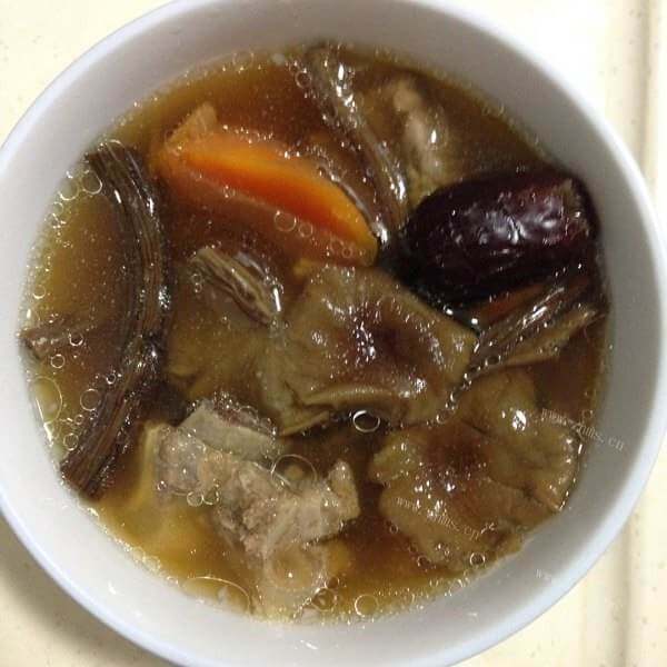 茶树菇排骨汤