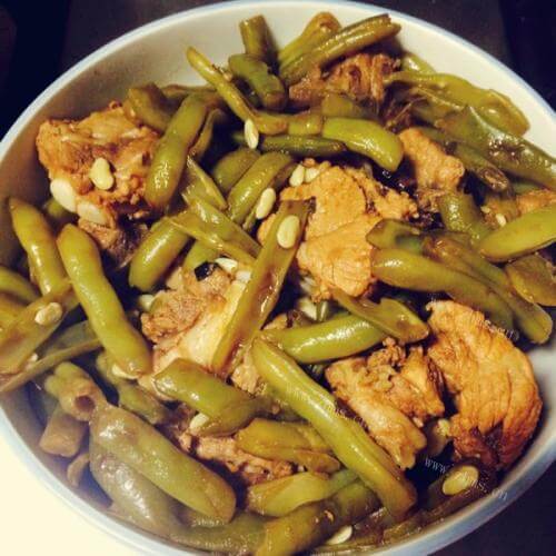 家常菜排骨炖豆角