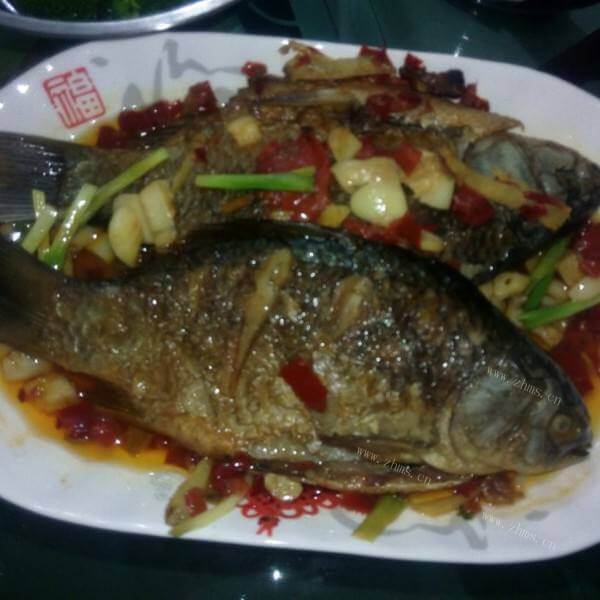 家常菜红烧鲫鱼
