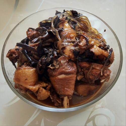 家常菜小鸡炖蘑菇