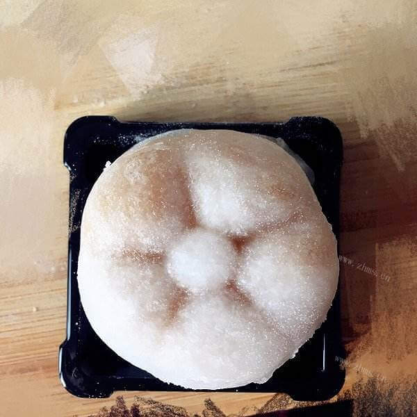 美味的红豆沙冰皮月饼
