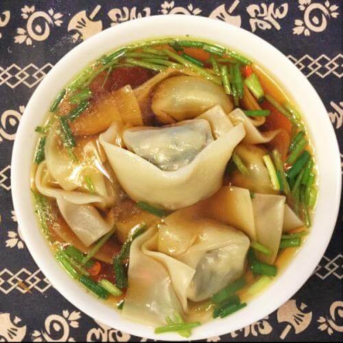 红汤辣油馄饨汤的做法