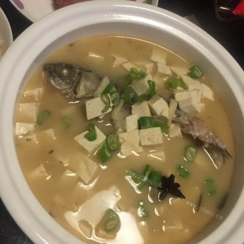 美味的鲫鱼豆腐汤