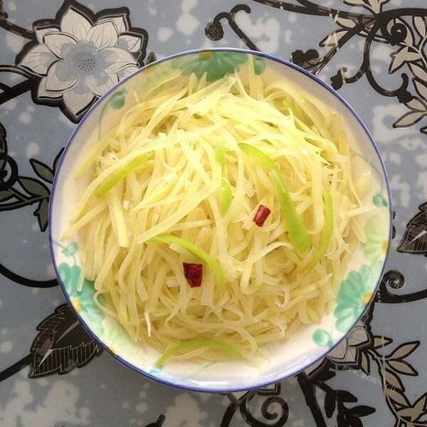 家常菜酸辣土豆丝