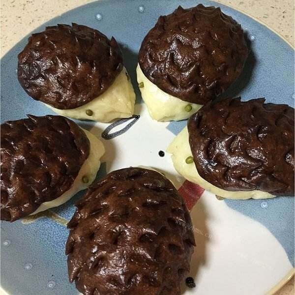 爱上小刺猬豆沙包