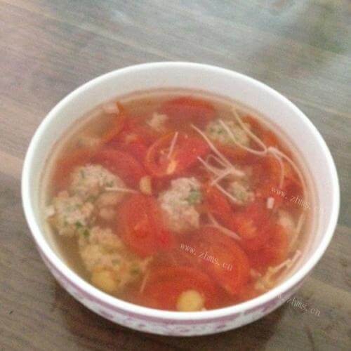 美味的番茄肉丸汤