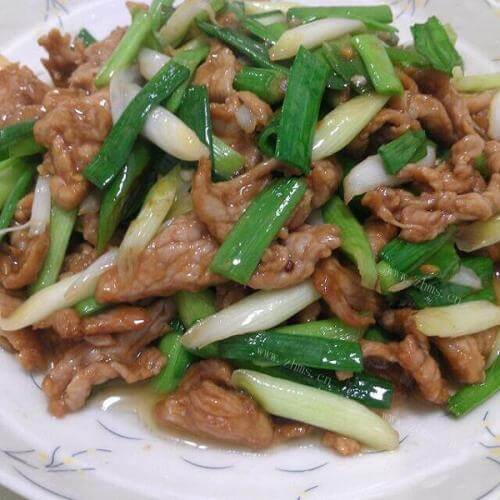 家常菜蒜苗炒肉