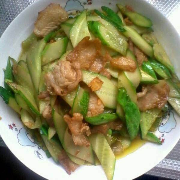 容易的黄瓜炒肉
