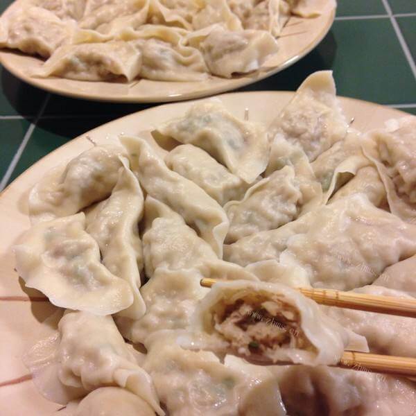 自己做的酸菜猪肉馅饺子