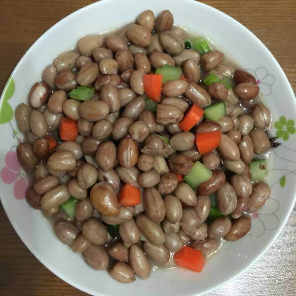 炒制五香花生米
