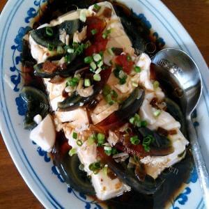 皮蛋芝麻拌豆腐