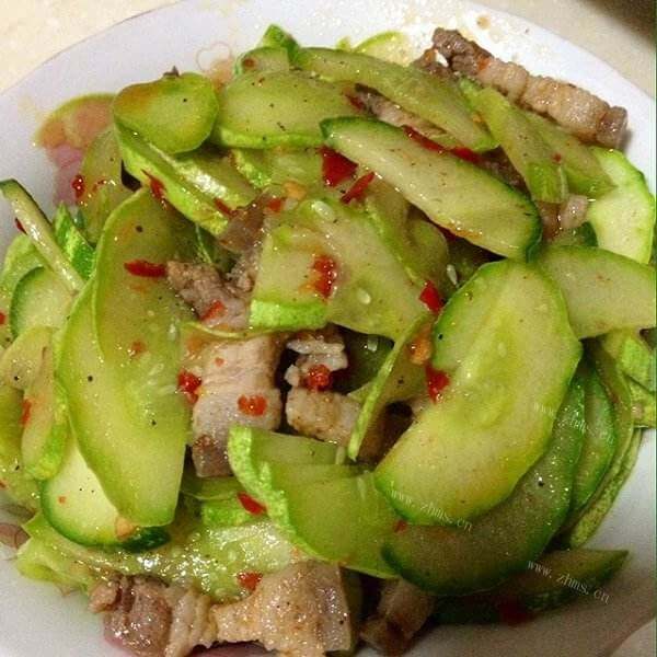 清爽的黄瓜炒肉