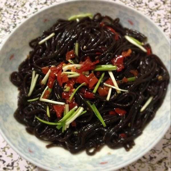 美味凉拌蕨根粉