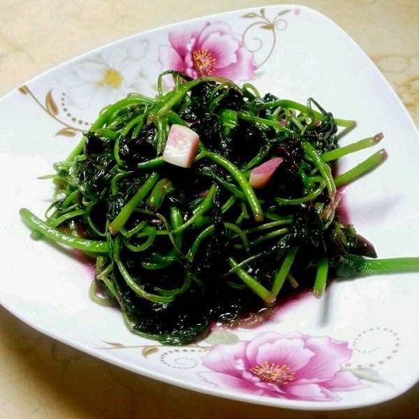 家常菜炒苋菜