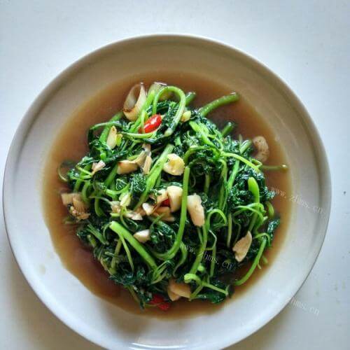 清香扑鼻的蒜蓉苋菜