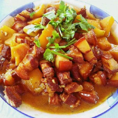 自制红烧肉炖土豆