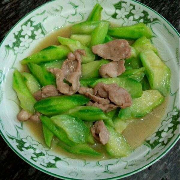 家常菜丝瓜炒肉