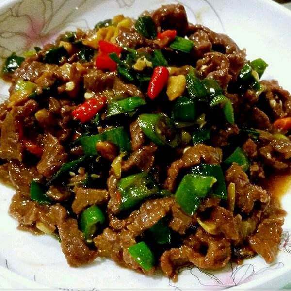 银丝金钩牛肉