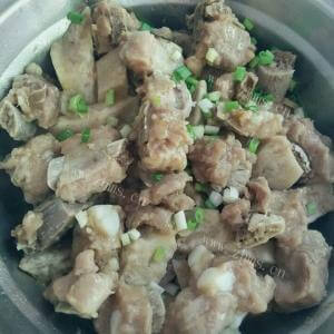 美味的香芋蒸排骨