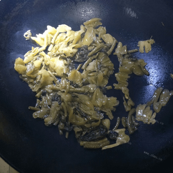 酸菜粉丝汤做法图解4)