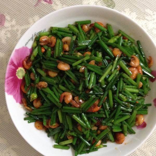 让人怀念的韭菜炒河虾