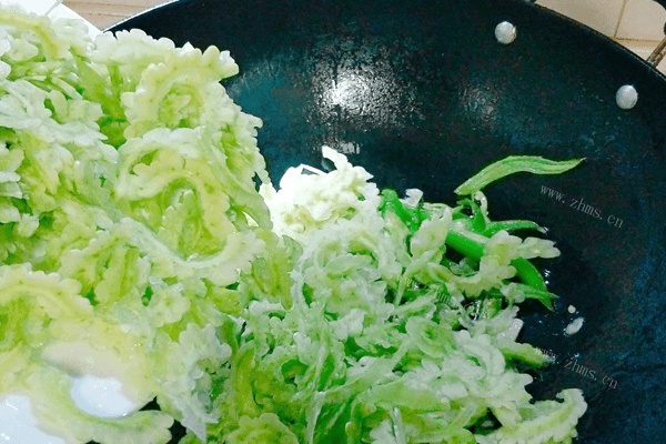 炒苦瓜的做法做法图解8)