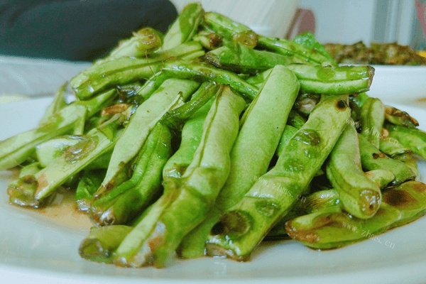 家常自制干煸四季豆的做法