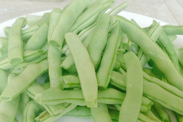 家常自制干煸四季豆的做法做法图解4)