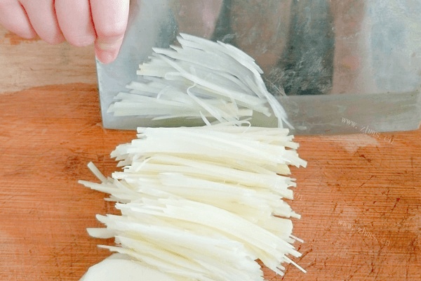 凉拌土豆丝做法图解8)