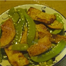 荷兰豆炒鱼饼
