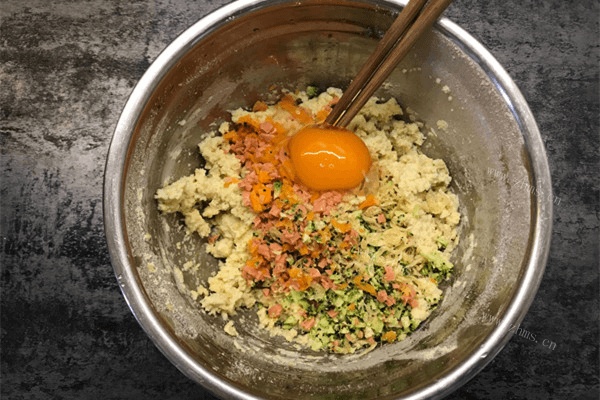 传统小食黄豆面玉米饼做法图解4)