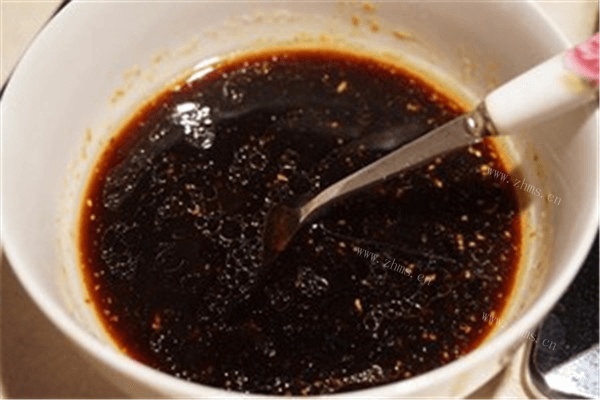 美味的凉拌腐竹做法图解4)