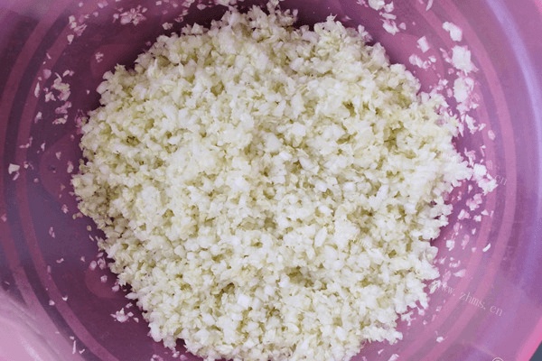 美味的白菜猪肉馅水饺做法图解2)